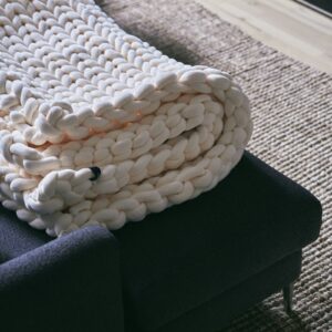Chunky knit throw blanket
